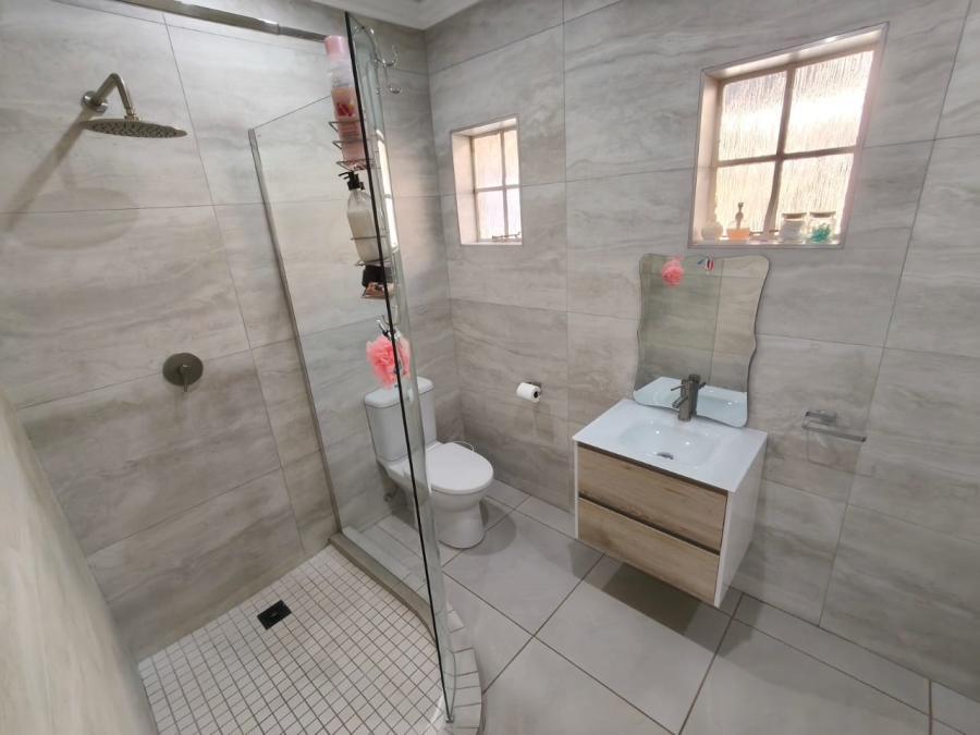 3 Bedroom Property for Sale in Safari Gardens North West